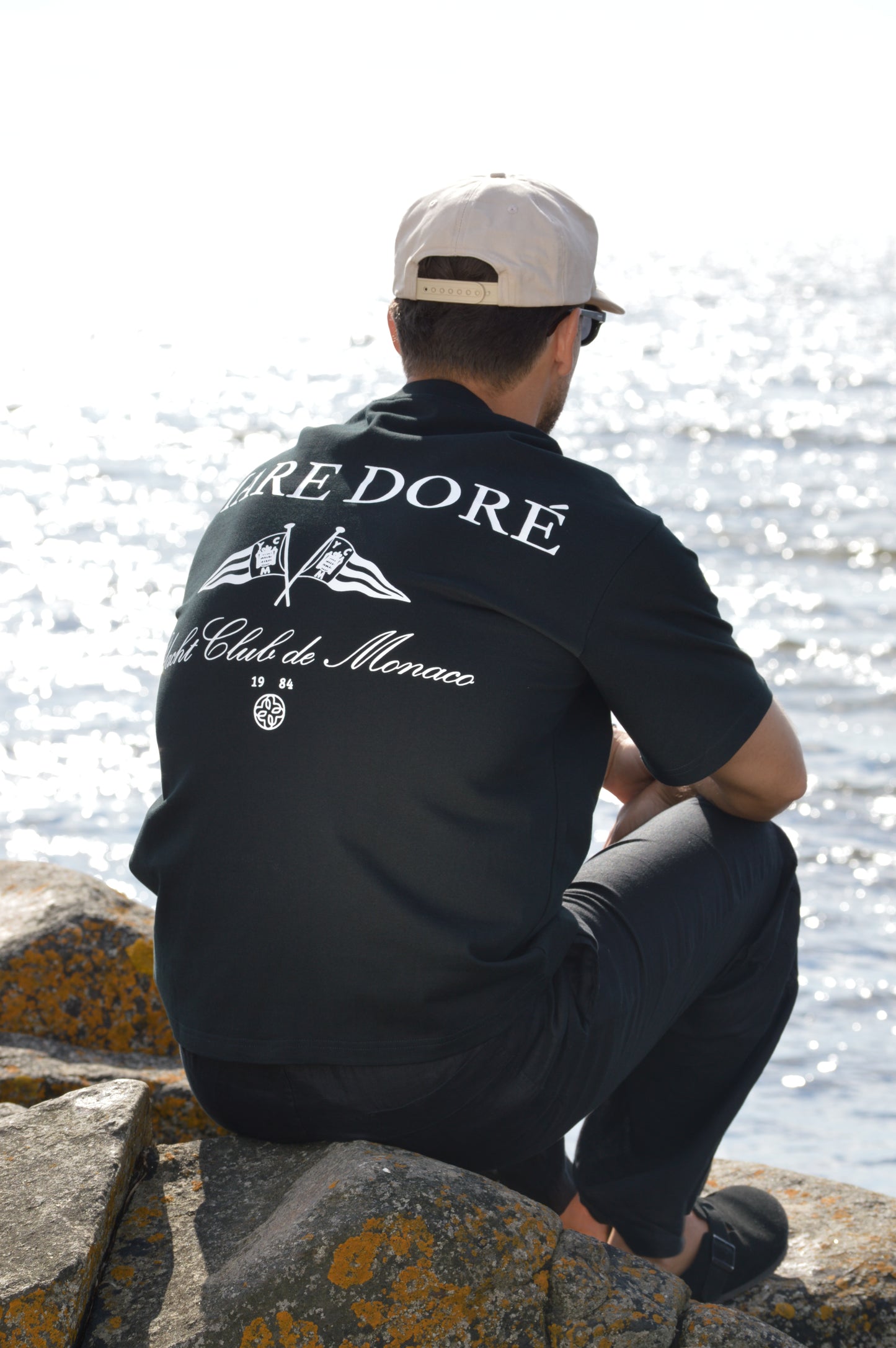 YACHT CLUB UNISEX RELAXED FIT T-SHIRT
