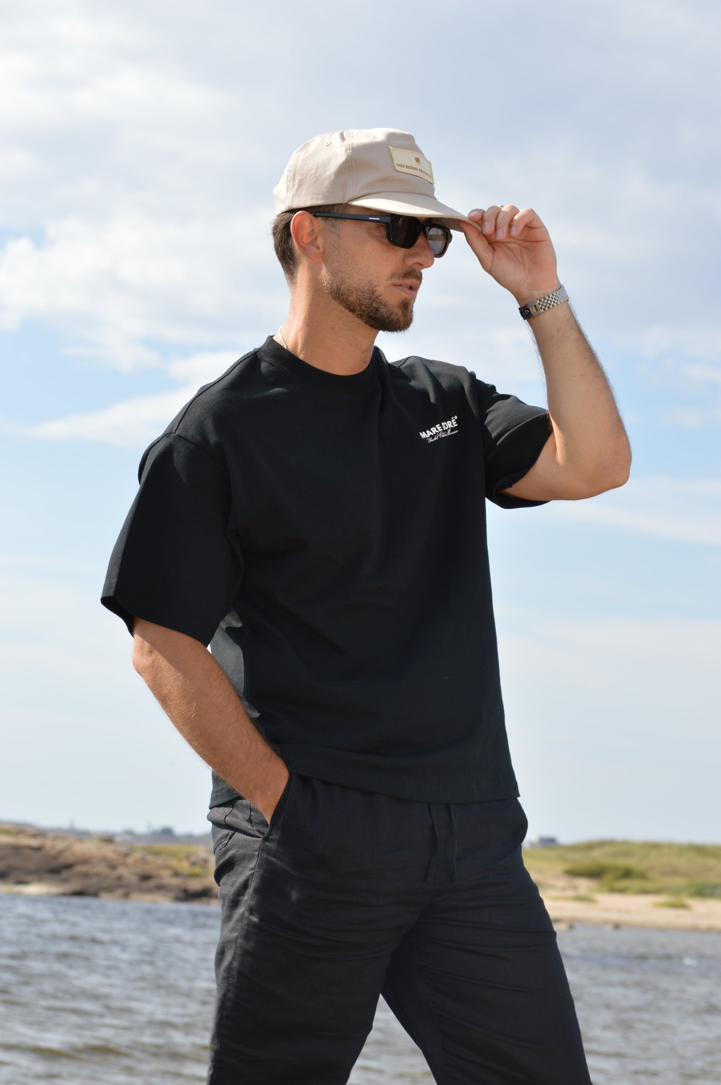 YACHT CLUB UNISEX RELAXED FIT T-SHIRT