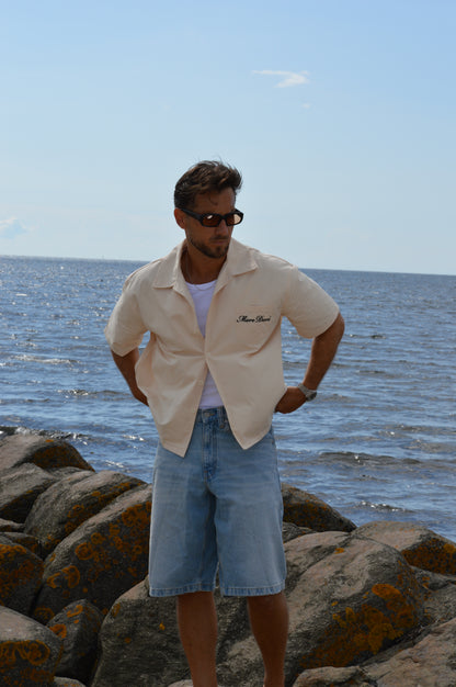 SIGNATURE SHORT SLEEVE SHIRT IN BEIGE