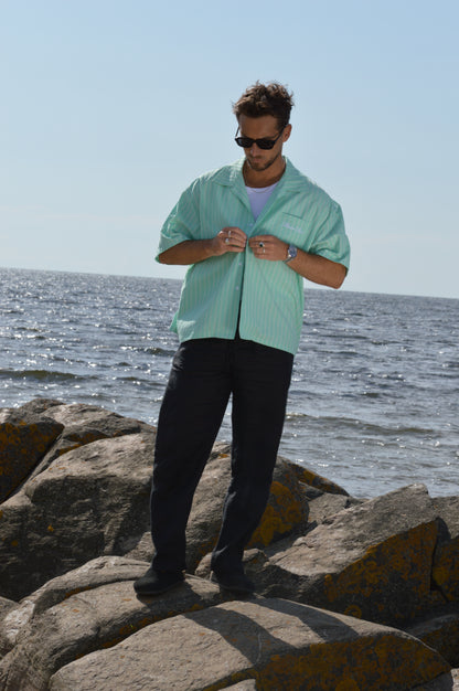 SIGNATURE SHORT SLEEVE SHIRT IN GREEN