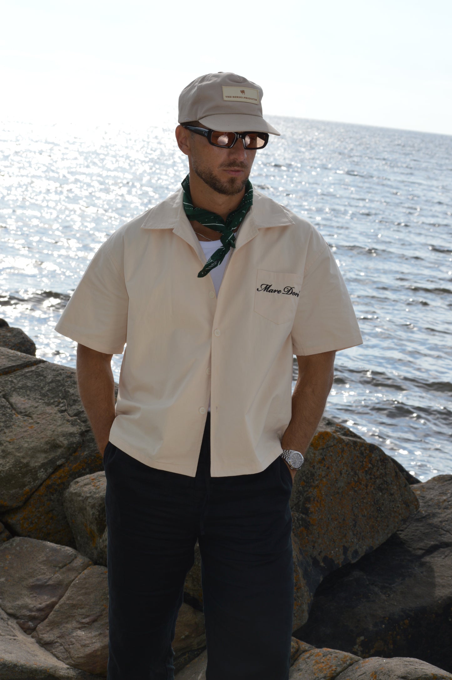SIGNATURE SHORT SLEEVE SHIRT IN BEIGE