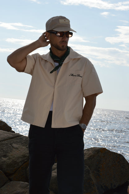 SIGNATURE SHORT SLEEVE SHIRT IN BEIGE